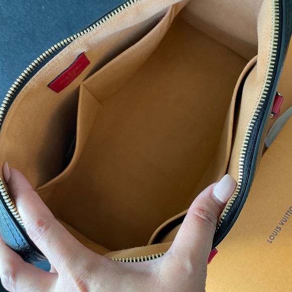 Louis Vuitton Tuileries Handbag - Picture 6 of 8